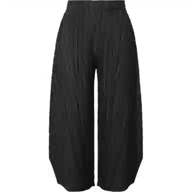 PLEATS PLEASE ISSEY MIYAKE