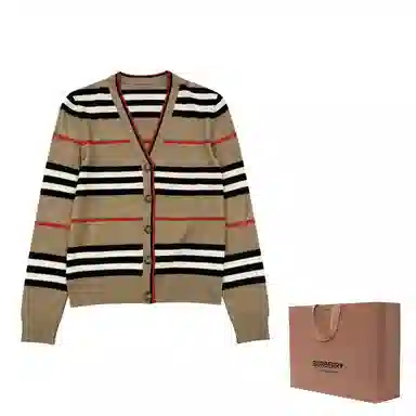 Burberry SS24 V