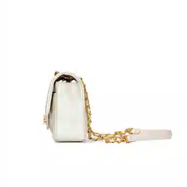 ROBERTA DI CAMERINO R