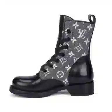 LOUIS VUITTON Metropolis