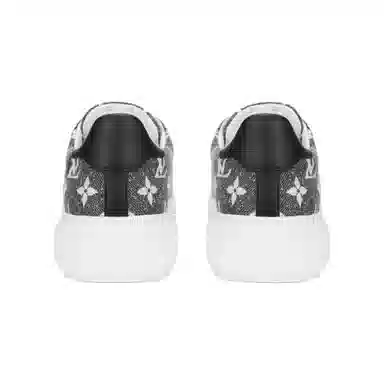 LOUIS VUITTON Time Out