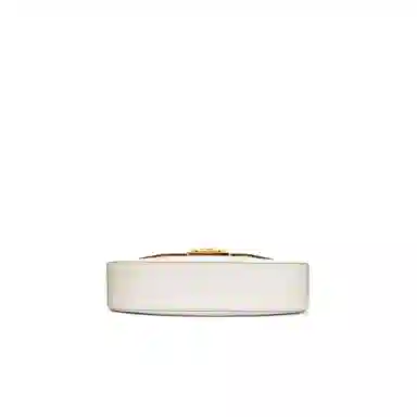 ROBERTA DI CAMERINO R