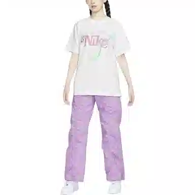 Nike Sportswear Essentials