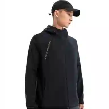 特步 运动生活系列 跑步系列 字母拉链连帽舒适透气百搭风衣 男款 正黑色