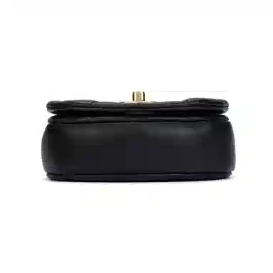 CHANEL 21B Shell Saddle Bag Black