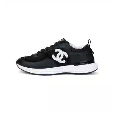 CHANEL Sneaker