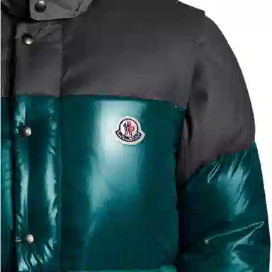 Moncler Aveillan Logo
