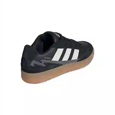 adidas WCARD ADV