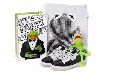 Li-Ning x Disney Muppets Kermit