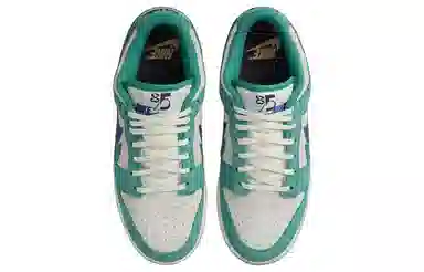 Nike Dunk Low SE "85" Sail Green