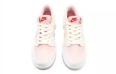 Nike Dunk Low "Peach Cheese"