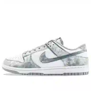Nike Dunk Low "Grey Walker"