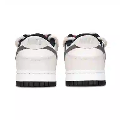 Nike Dunk "Panda"