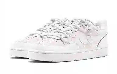 Nike Court Borough Low 520