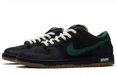Nike Dunk SB "Black Magic"