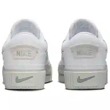 Nike Court Legacy LIFT