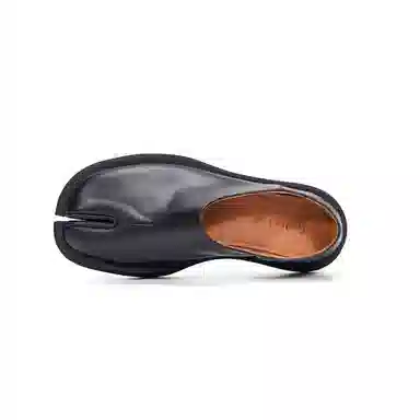 CROOKED CARD Tabi Sneakers