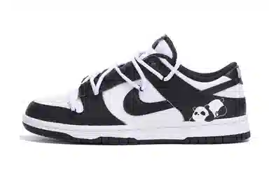 Nike Dunk Low "Panda"