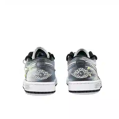 Jordan Air Jordan 1 Low Graffiti Gold