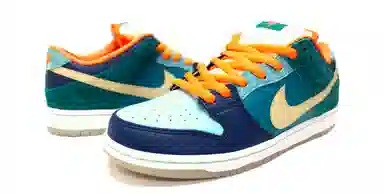 Nike Dunk SB MIA Skate Shop
