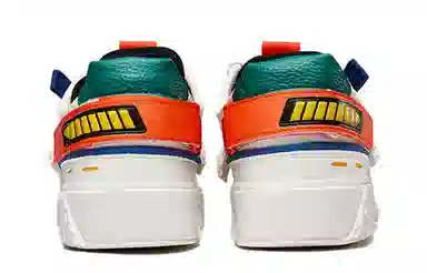 特步 百搭复古潮流板鞋 白桔