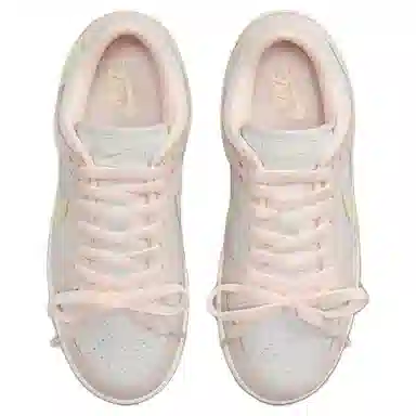 Nike Dunk Low "Light Soft Pink"