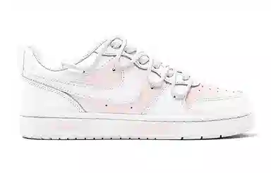 Nike Court Borough Low 520