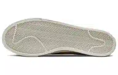 Nike Court Legacy CNVS NN Wheat