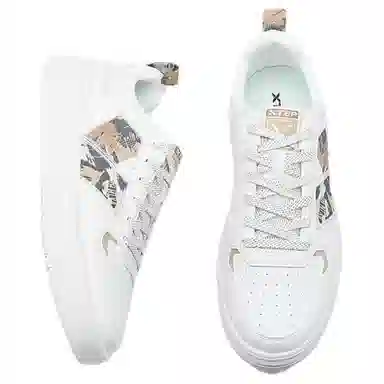 特步 耐磨透气 低帮 板鞋 男款 白棕