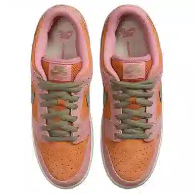 Nike Dunk SB Low Pro Red Stardust