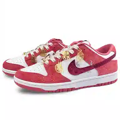 Nike Dunk Low WMNS "Valentine's Day"