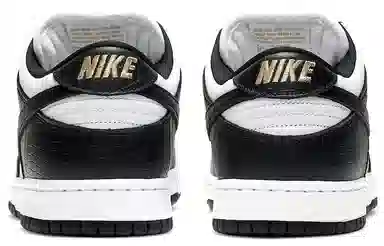Supreme x Nike Dunk SB Black Stars