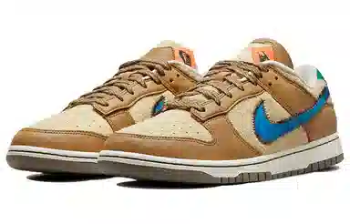 size? x Nike Dunk Low Brown