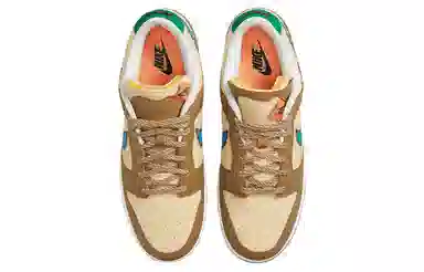 size? x Nike Dunk Low Brown