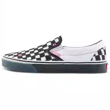 THE MUSEUM VISITOR x Vans slip-on