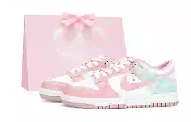 Nike Dunk Pink Velvet