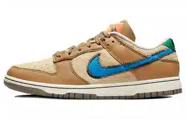 size? x Nike Dunk Low Brown