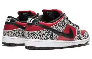 Supreme x Nike Dunk SB NYC Low Red Cement