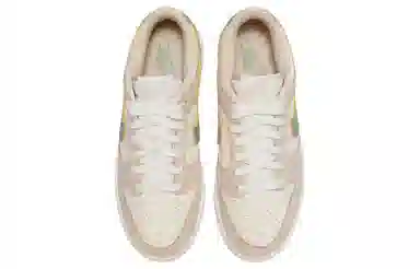 Nike Dunk Low "Light Tan"