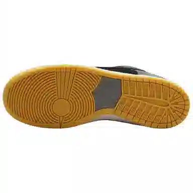 Nike SB Dunk Low "Dark Smoke Grey"