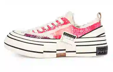 xVESSEL G.O.P. Valentine Paisleys Red