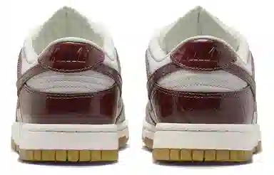 Nike Dunk WMNS "Team Red Croc"