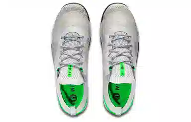 Under Armour TriBase Reign 3