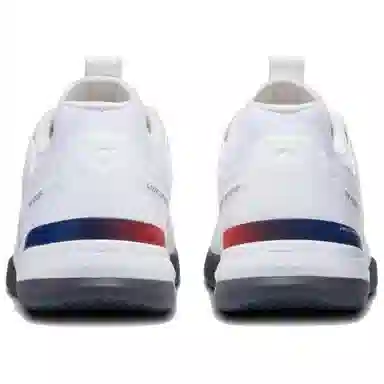 On THE ROGER Clubhouse Pro