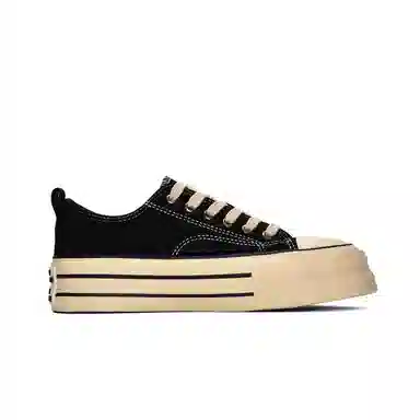 MISTERY Canvas Low Top Sneakers