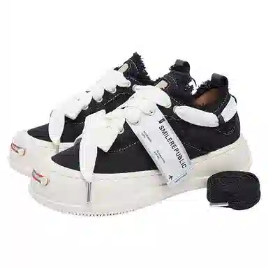 SMILEREPUBLIC Classic Black Low Canvas