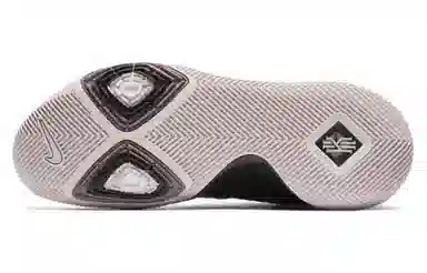 Nike Kyrie 3 "Black Suede"