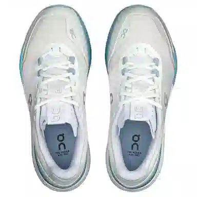 On THE ROGER Advantage Pro White Blue