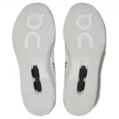 On THE ROGER Clubhouse Pro