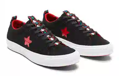 Hello Kitty x Converse Adult One Star